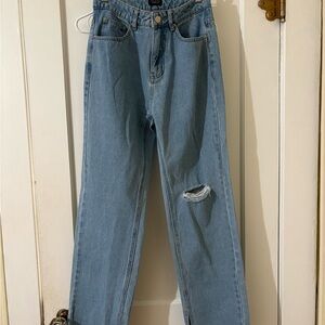 Light Wash Straight Leg Jeans with Knee Distress